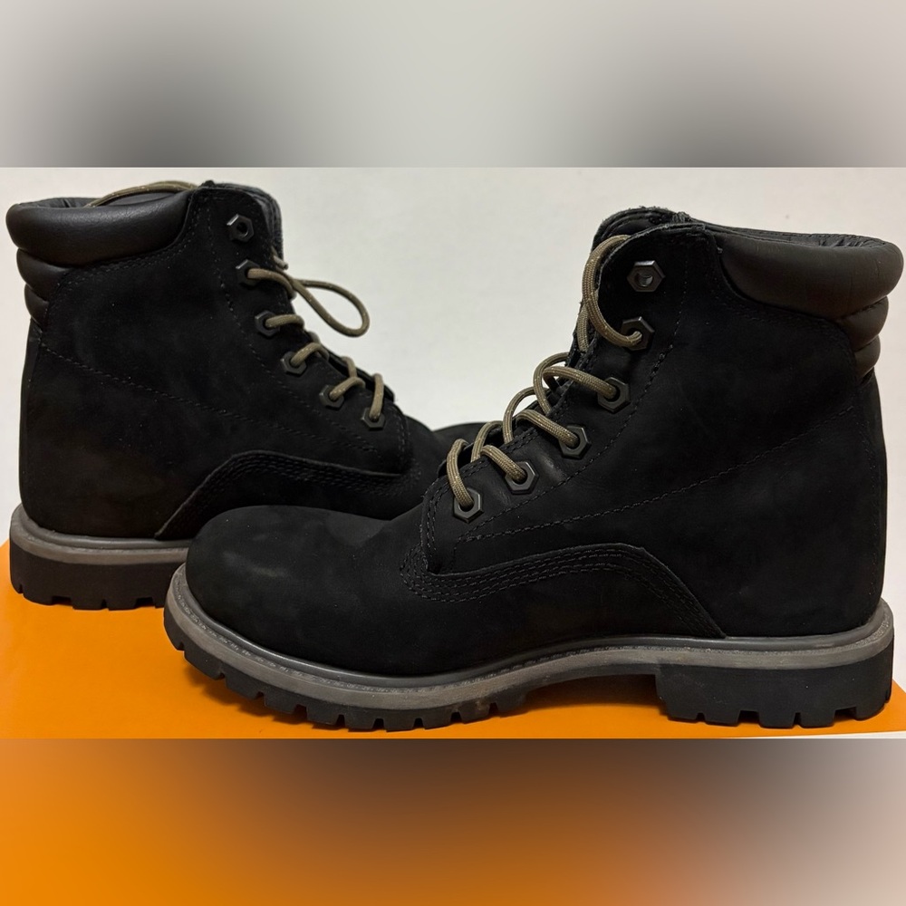 Timberland Black Lace-Up Women's Boots (Size 6.5)